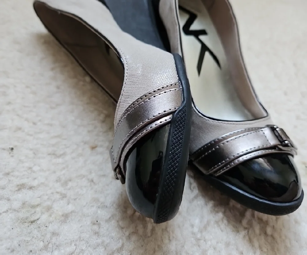 Ann KLIEN Women's Black and Silver Wedge Shoes - Picture 8 of 9